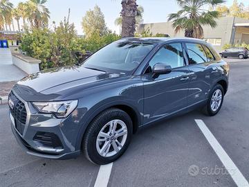 Audi Q3 35 TDI S tronic Business