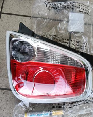 faro posteriore dx fiat 500