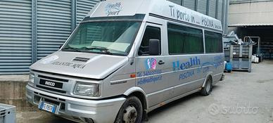 Iveco  18 posti