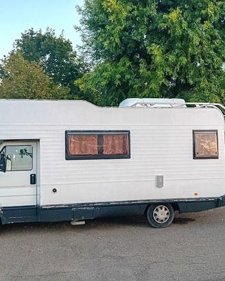 Camper Adria mansardato su Fiat Ducato