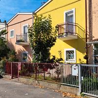 Villetta in quartiere commenda