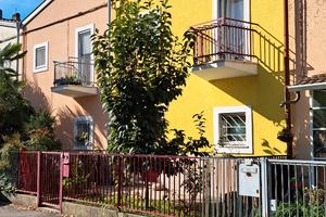 Villetta in quartiere commenda