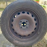 pneumatici con cerchio