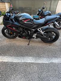 CBR 650R E-CLUTCH 2025