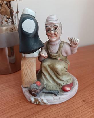 Statuetta in Ceramica Vecchia Sarta Vintage

