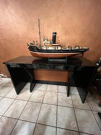 Cassa contenitrice + tavolo + sedie