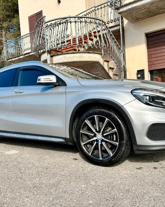 Mercedes GLA 220
