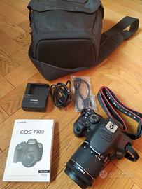 Fotocamera reflex digitale Canon EOS 700D (kit com