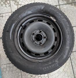 Set 4 pneumatici estivi + 4 invernali con cerchi