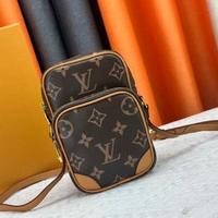 Borsa a tracolla Louis Vuitton LV Amazone