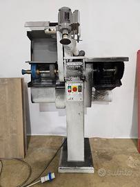 Macchina di finissaggio con impianto aspirazione