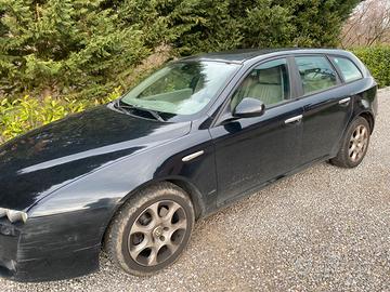 CERCHI IN LEGA E RICAMBI ORIGINALI