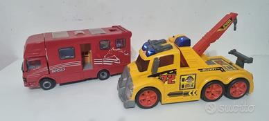 2 Camion giocattolo Gru e trasporto cavalli