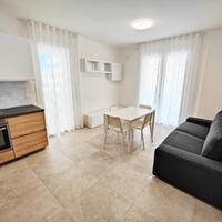 6-20 giugno, nuovo con ampio terrazzo e 2 camere