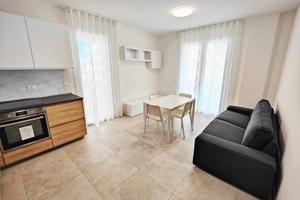 6-20 giugno, nuovo con ampio terrazzo e 2 camere