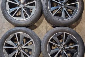 4 Gomme piu cerchi qashqai