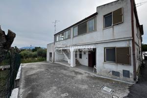 CASA SEMI-INDIPENDENTE IN POSIZIONE STRATEGICA