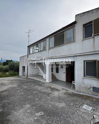 CASA SEMI-INDIPENDENTE IN POSIZIONE STRATEGICA
