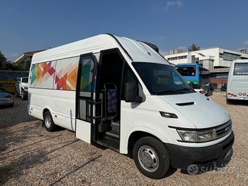 Minibus/ Daily 20 posti anno 2006