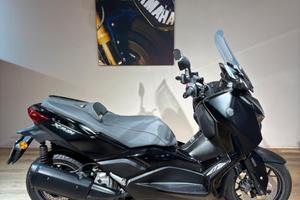 Yamaha X-Max 300 TECH BLACK