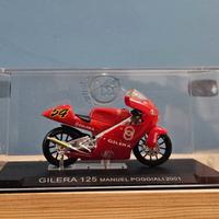 Gilera 125 Manuel Poggiali 2001  modellino moto GP
