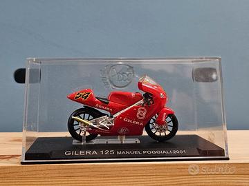 Gilera 125 Manuel Poggiali 2001  modellino moto GP