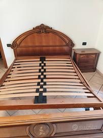 Letto rialzabile in legno di noce