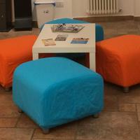 Serie di n°4 POUF/sedute in  tela colorata