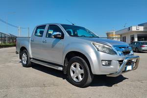 Isuzu D-Max 2.5 Dop Cab Quasar A/T 4WD GANCIO TRAI