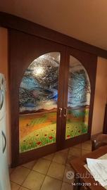 porta scorrevole con vetri artistici