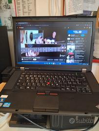 LENOVO T530 con  suo alloggio multi attacco 