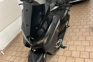 Scooter NMax 125 full optional pari al nuovo