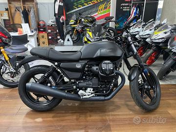 Moto Guzzi V7 Stone