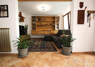 Casa indipendente di 168 m² con più di 5 locali e 