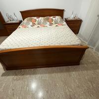 camera da letto,comò e comodini,specchio e armadio