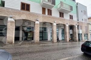 Negozio Mosciano Sant'Angelo [Cod. rif A232VCG]