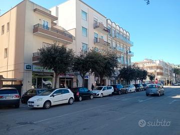 Gallipoli centro,doppi servizi,spazio esterno