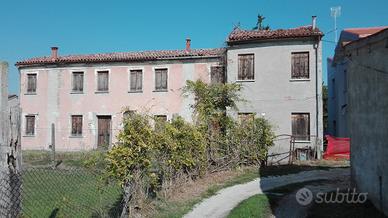 CASA SINGOLA DA RISTRUTTURARE COMPLETAMENTE A GRAN