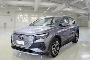 AUDI Q4 40 e-tron Business Advanced