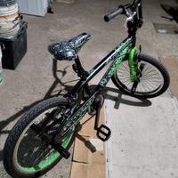 Bmx Casadei con pegs verde e nera