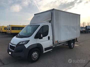 Peugeot boxer 435 furgonato con sponda a battente