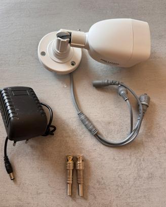 Telecamera 5mpx Hikvision + alimentatore,cavo,BNC