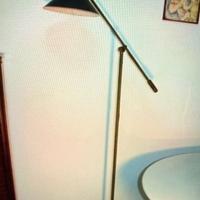 Piantana 1950 in metallo laccato.