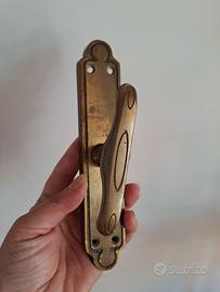 Maniglia per finestra vintage