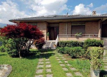 Immobile in asta di 284 m² con 4 locali e box auto