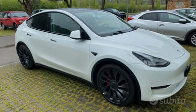 Tesla Model Y - Performance 27 dicembre 2023.