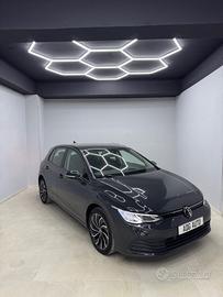 Volkswagen Golf 8 2.0 TDI DSG