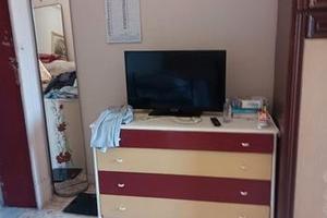 Stanza confortevole luminosa