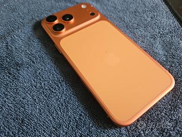 Iphone 17 pro Max 512 arancione