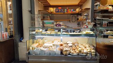 Banco al mercato coperto Albinelli Modena